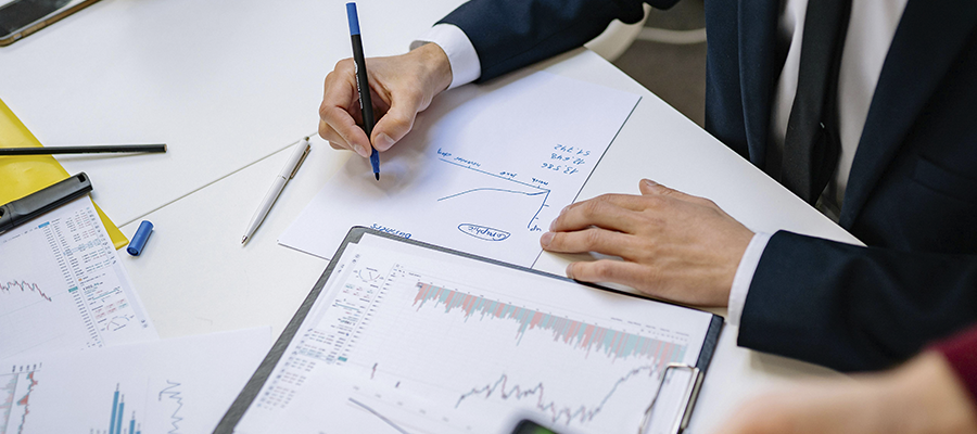 O gás, a energia elétrica e curva do pato: uma integração necessária